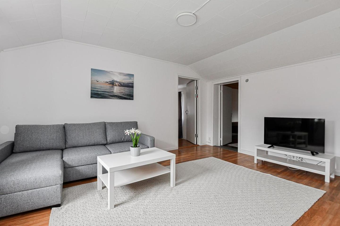 Komplett Laegenhet Med Sjoeutsikt Malmon ภายนอก รูปภาพ